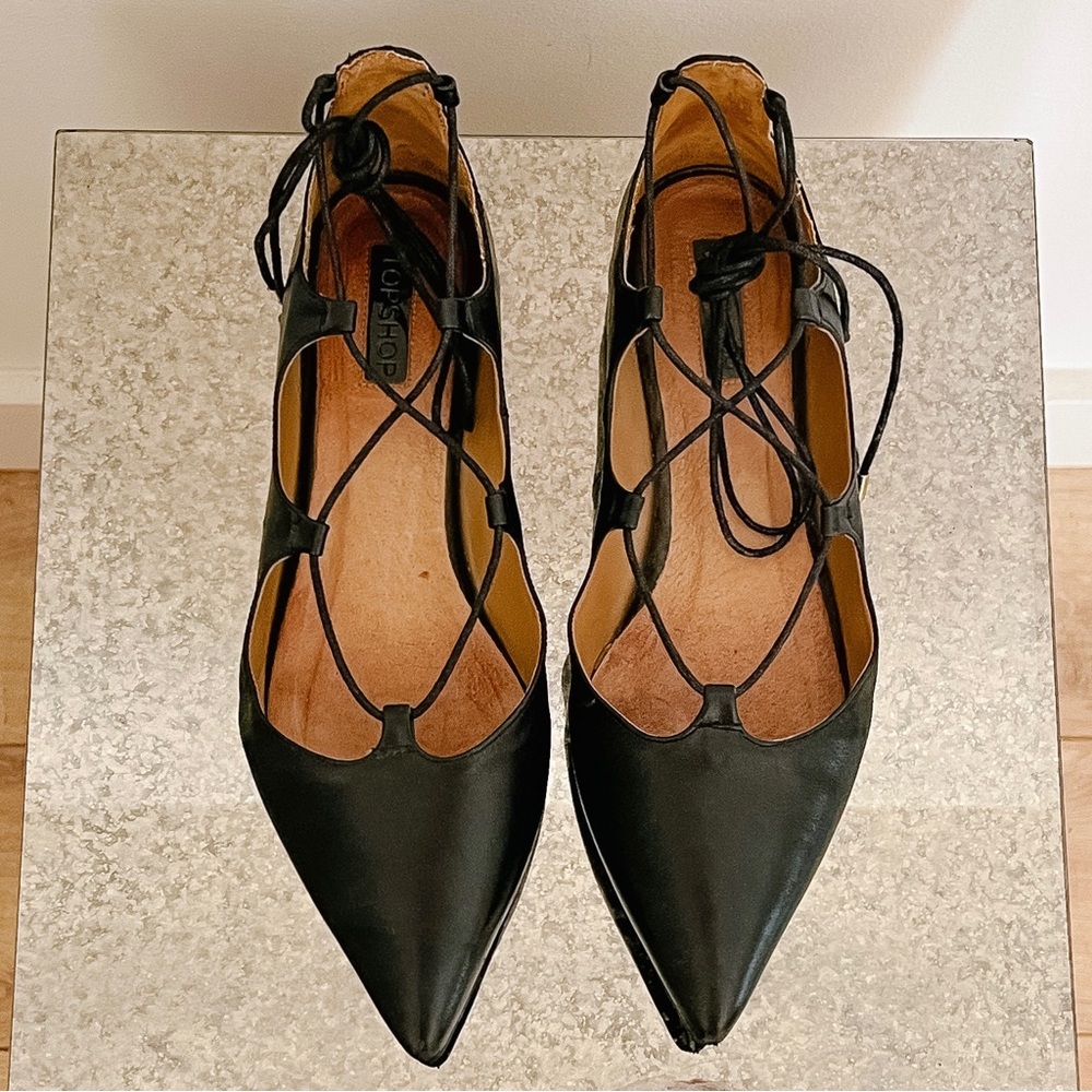 Topshop lace up pointed toe ghillie flats, size 39 (8.5)
